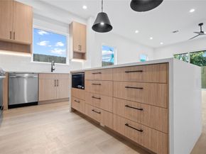 2409 Stuart Street, Houston TX 77004