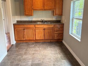 6103 Sherwood Drive, Houston TX 77021