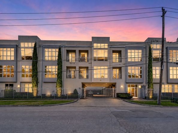 207 Pierce Street 305, Houston TX 77002