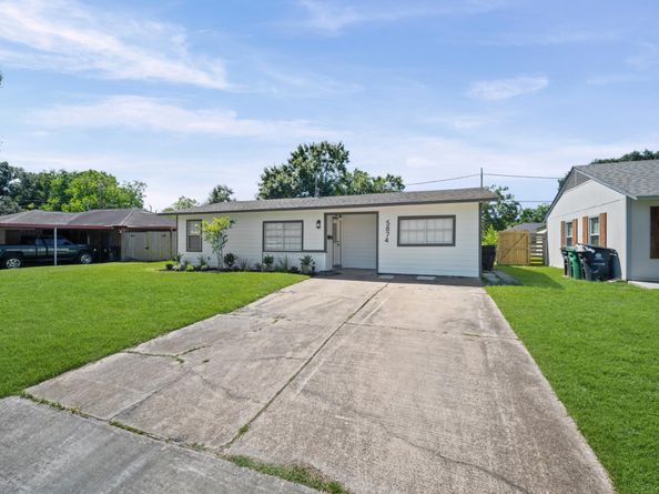 5874 Belneath Street, Houston TX 77033