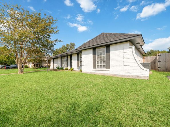 7706 Deadwood Drive, Houston TX 77040