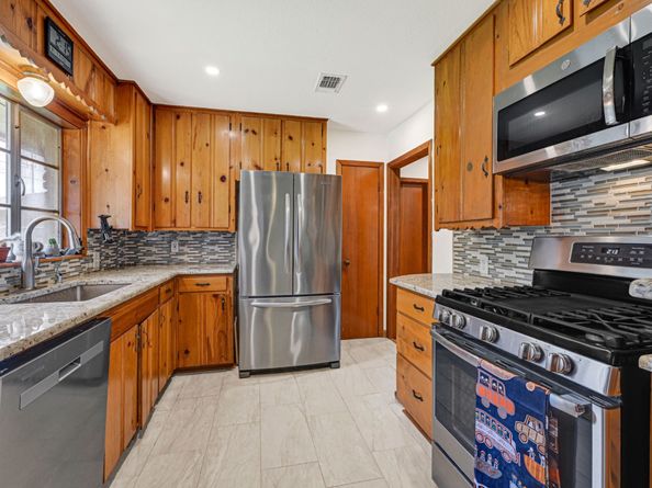 1235 Ansbury Drive, Houston TX 77018