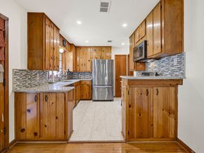 1235 Ansbury Drive, Houston TX 77018