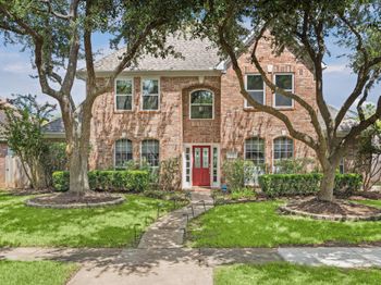 6011 Parkwood Place