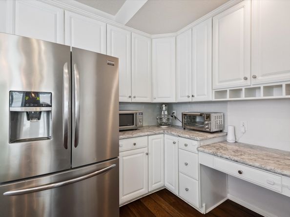 6011 Parkwood Place, Sugar Land TX 77479