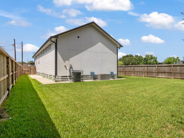 7393 Fairway Drive B, Houston TX 77087