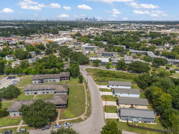 7393 Fairway Drive B, Houston TX 77087