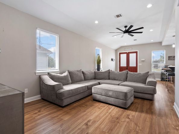 7393 Fairway Drive B, Houston TX 77087