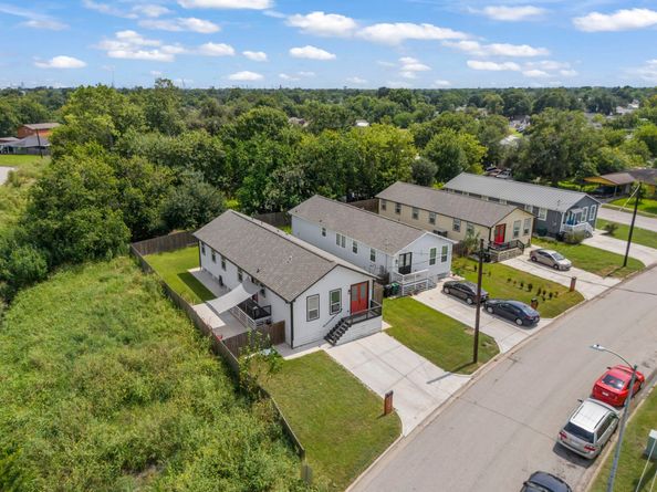 7393 Fairway Drive B, Houston TX 77087