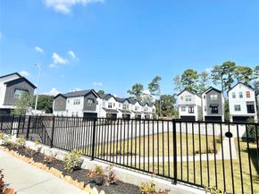 3716 Creekmont Gardens Lane, Houston TX 77091