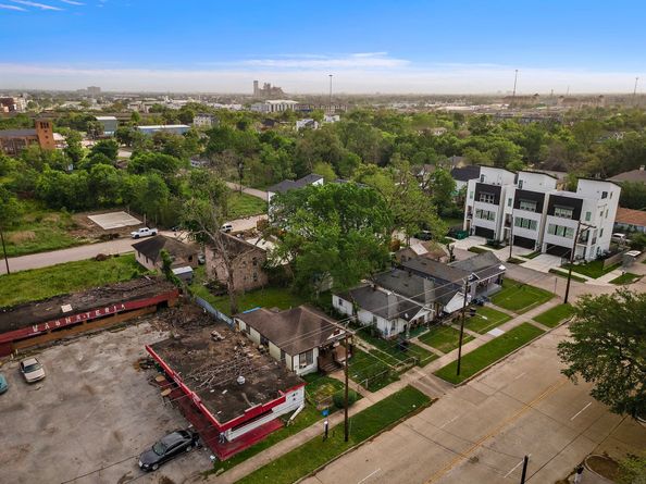3229 Mcgowen Street, Houston TX 77004