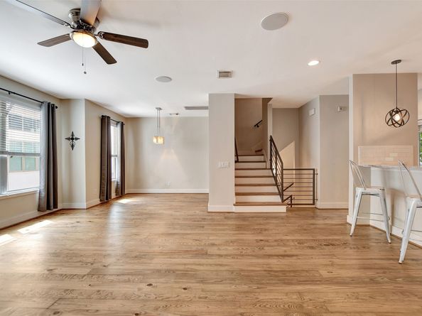 5219 Kiam Street E, Houston TX 77007
