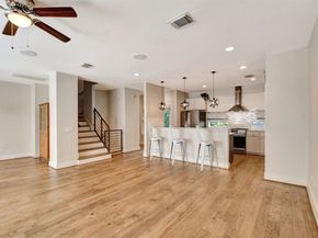 5219 Kiam Street E, Houston TX 77007
