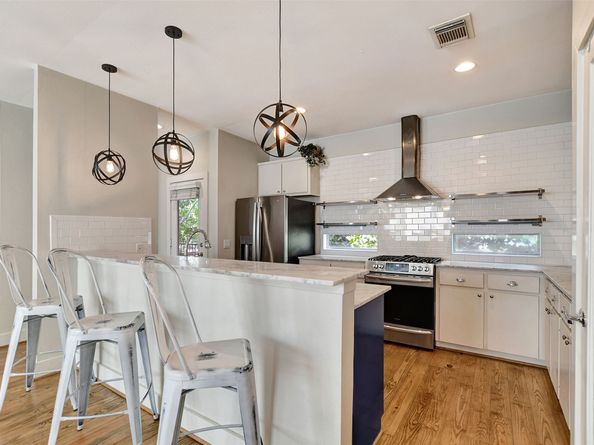 5219 Kiam Street E, Houston TX 77007