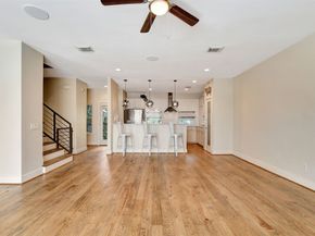 5219 Kiam Street E, Houston TX 77007