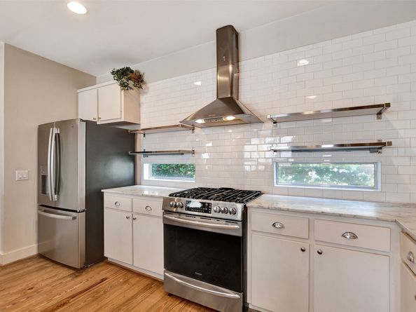 5219 Kiam Street E, Houston TX 77007