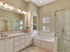 5219 Kiam Street E, Houston TX 77007