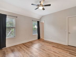 5219 Kiam Street E, Houston TX 77007