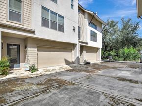 5219 Kiam Street E, Houston TX 77007