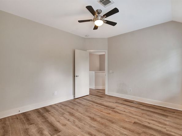 5219 Kiam Street E, Houston TX 77007