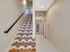 5219 Kiam Street E, Houston TX 77007