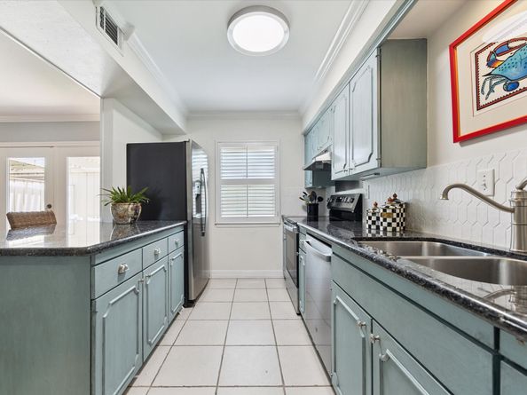 5842 Doliver Drive 47, Houston TX 77057