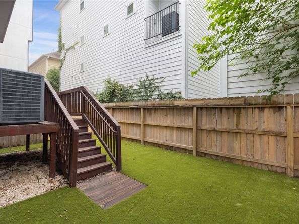 1172 W 17th Street, Houston TX 77008