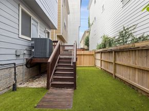 1172 W 17th Street, Houston TX 77008