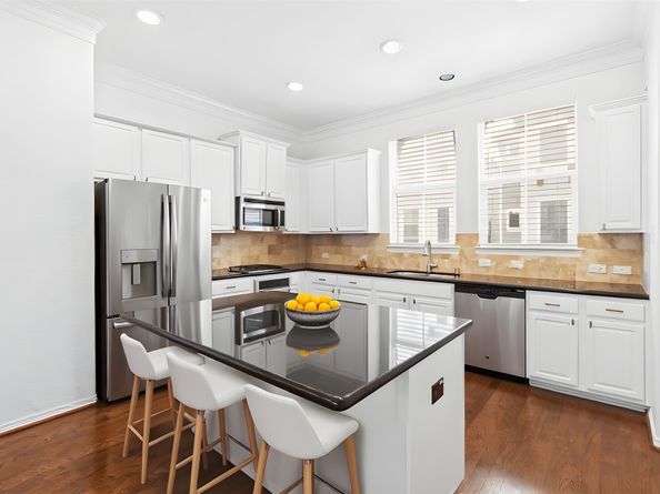 1172 W 17th Street, Houston TX 77008