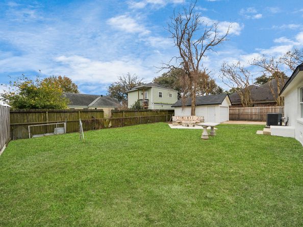 608 Graceland Street, Houston TX 77009