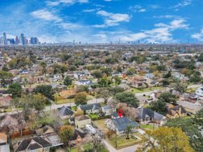 608 Graceland Street, Houston TX 77009