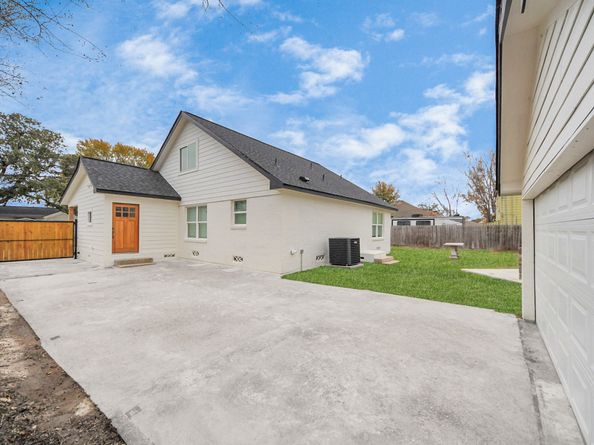 608 Graceland Street, Houston TX 77009