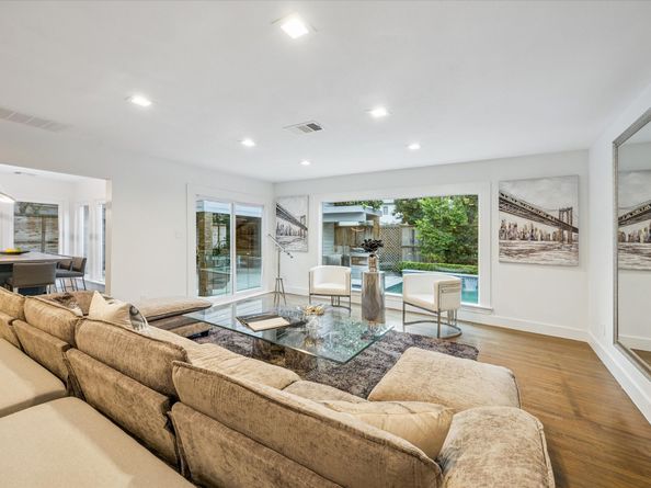 2420 Locke Lane, Houston TX 77019
