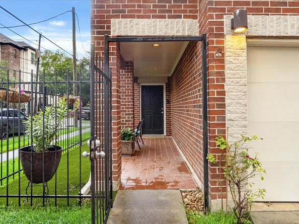 5817 Darling Street A, Houston TX 77007