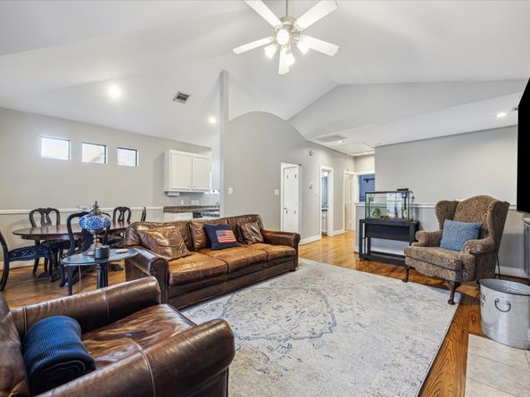 5817 Darling Street A, Houston TX 77007