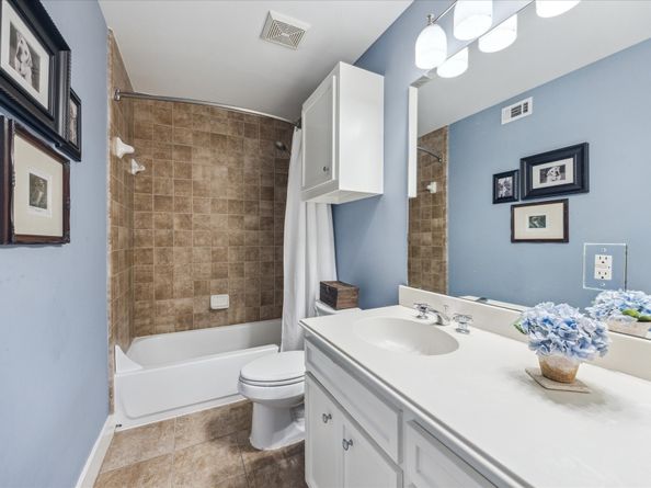 5817 Darling Street A, Houston TX 77007