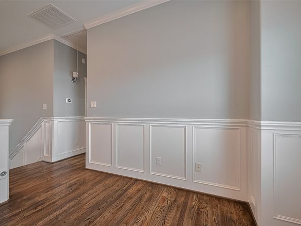 2106 Bidwel1 Drive, Houston TX 77018