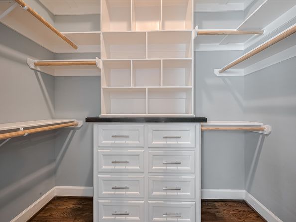 2106 Bidwel1 Drive, Houston TX 77018
