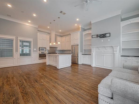 2106 Bidwel1 Drive, Houston TX 77018