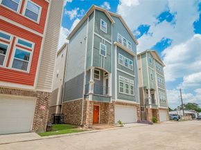 2106 Bidwel1 Drive, Houston TX 77018