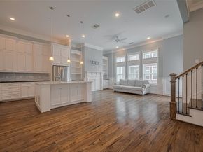 2106 Bidwel1 Drive, Houston TX 77018