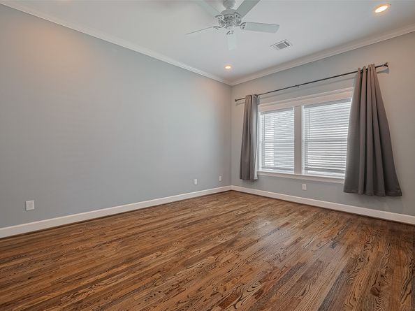 2106 Bidwel1 Drive, Houston TX 77018