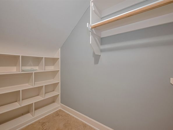 2106 Bidwel1 Drive, Houston TX 77018