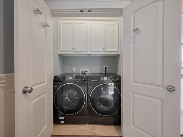 2106 Bidwel1 Drive, Houston TX 77018