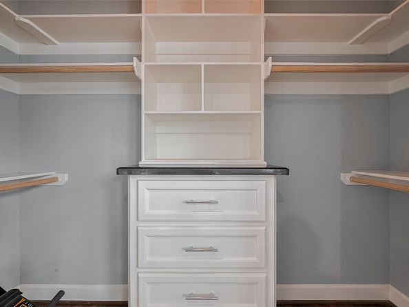 2106 Bidwel1 Drive, Houston TX 77018