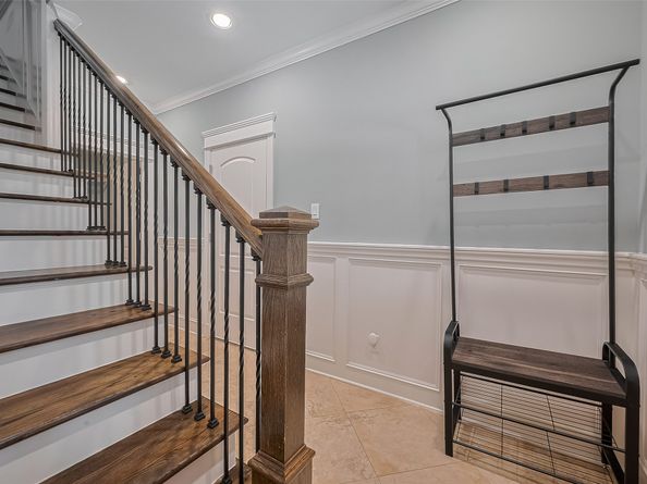 2106 Bidwel1 Drive, Houston TX 77018