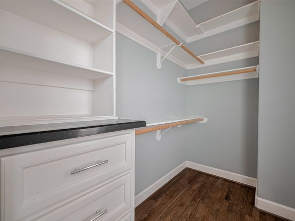 2106 Bidwel1 Drive, Houston TX 77018