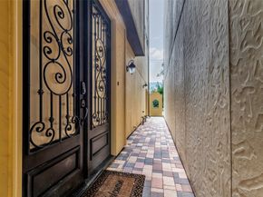 2505 Couch Street A, Houston TX 77008