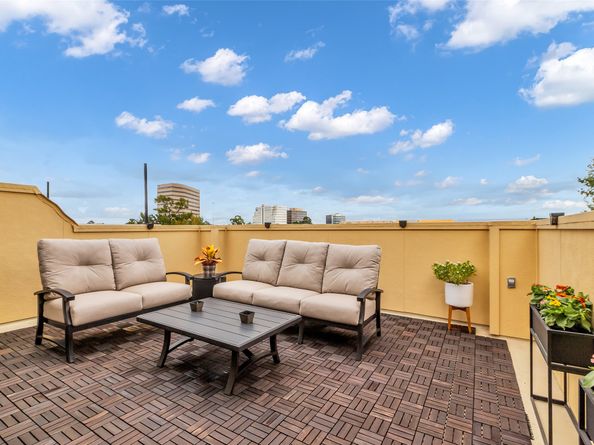 2505 Couch Street A, Houston TX 77008