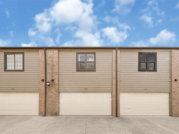 9800 Pagewood Lane 2703, Houston TX 77042